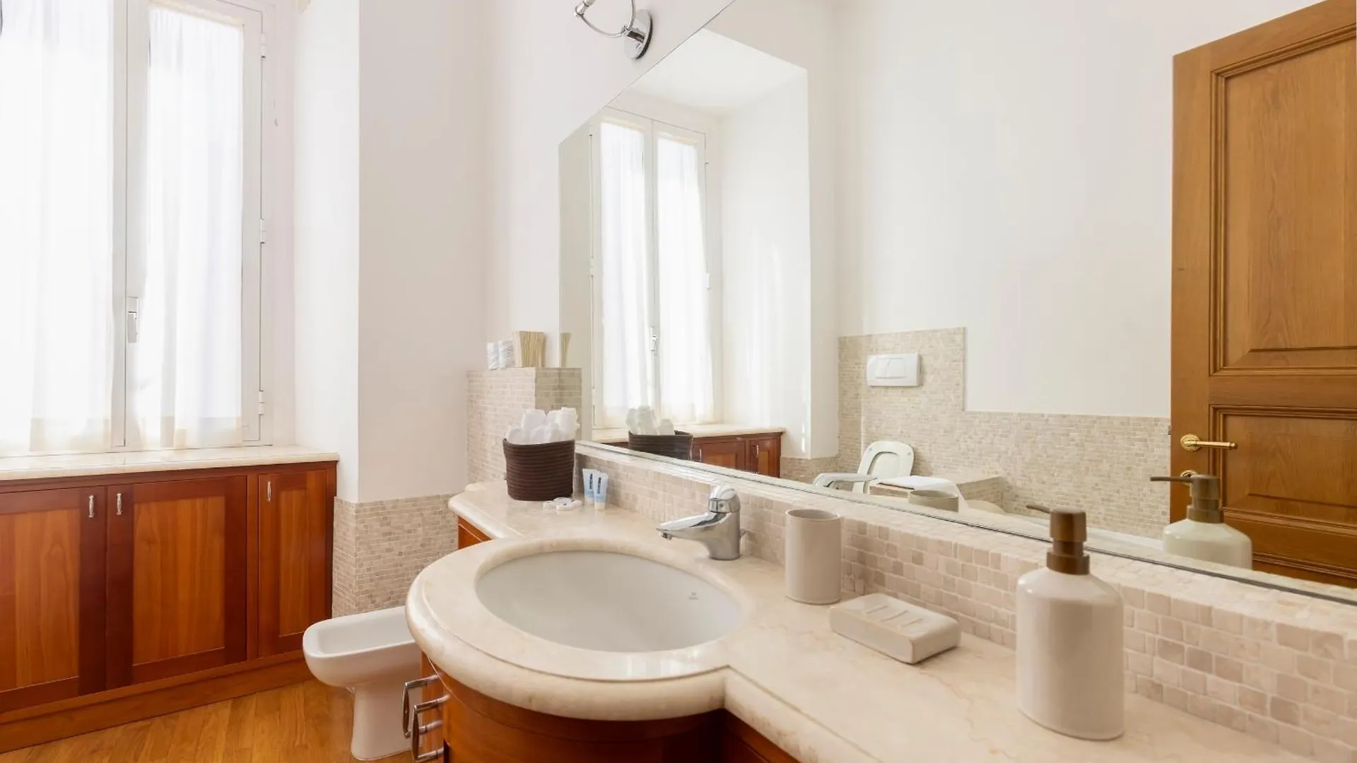 Pantheon Suites In Ρώμη Πανσιόν