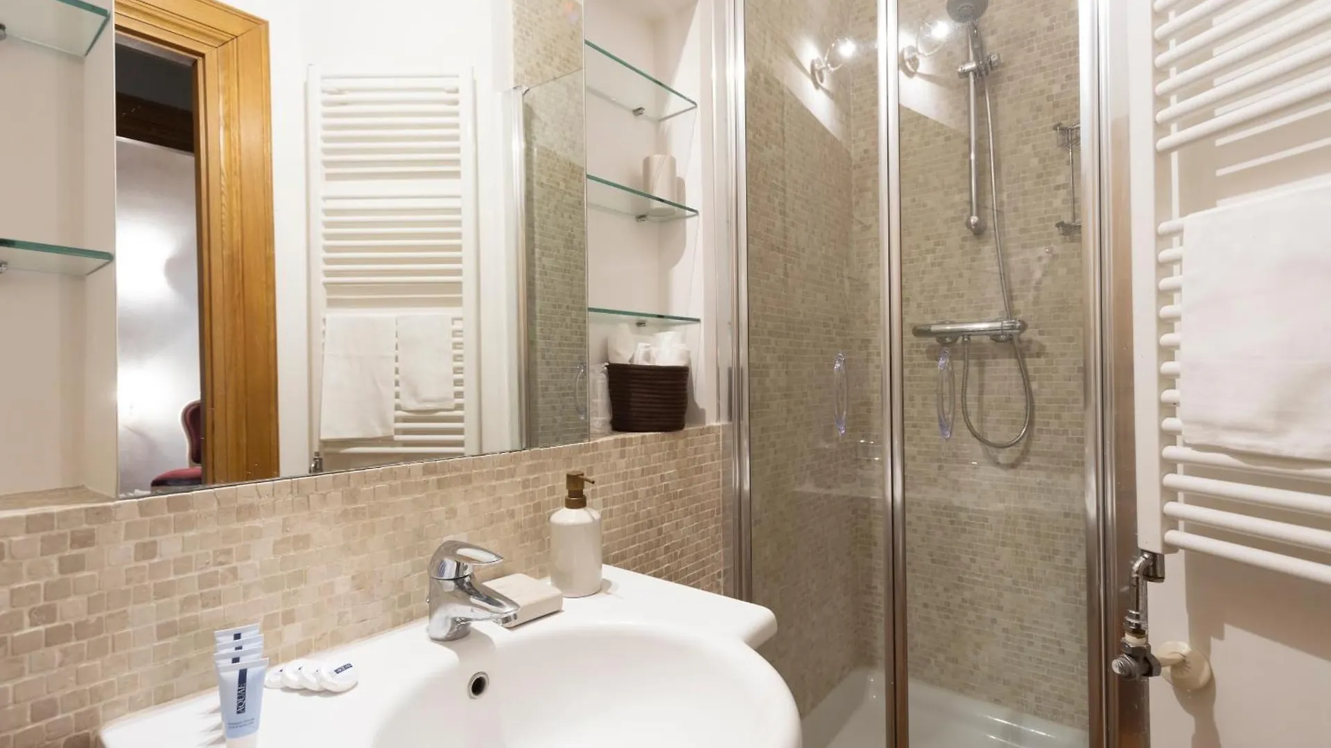 Pantheon Suites In Ρώμη Πανσιόν